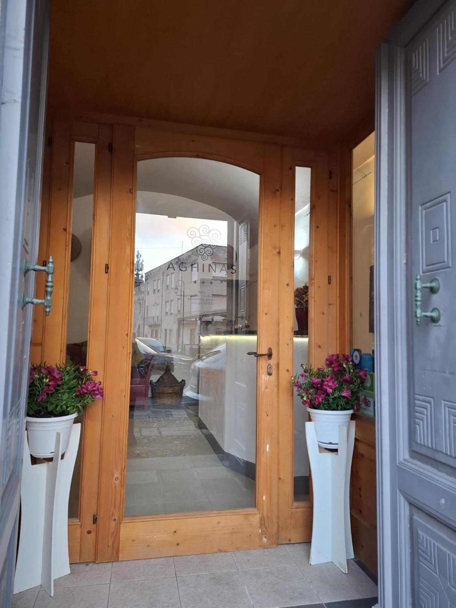 Aghinas Albergo Diffuso Bosa Exterior foto