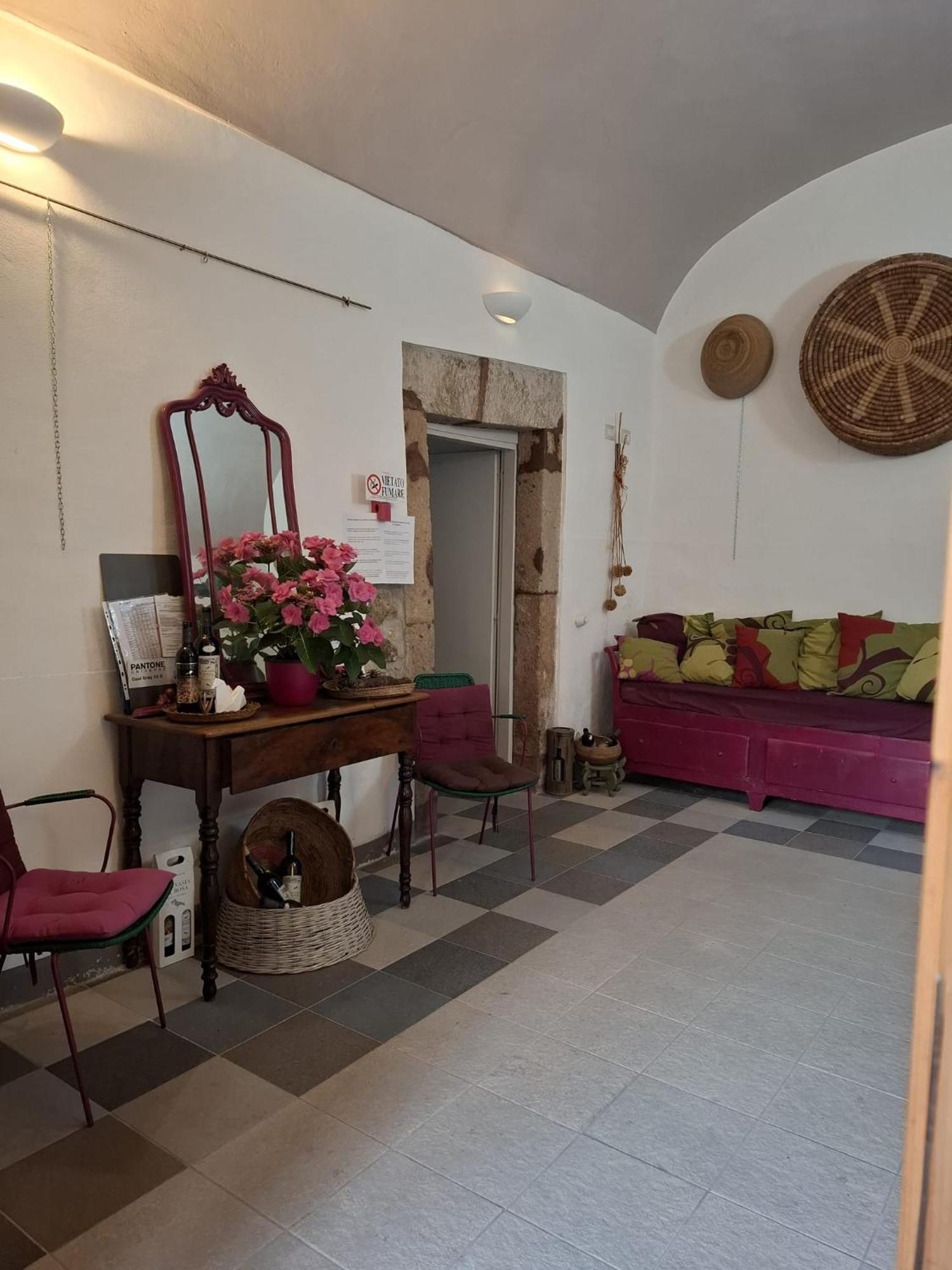 Aghinas Albergo Diffuso Bosa Exterior foto